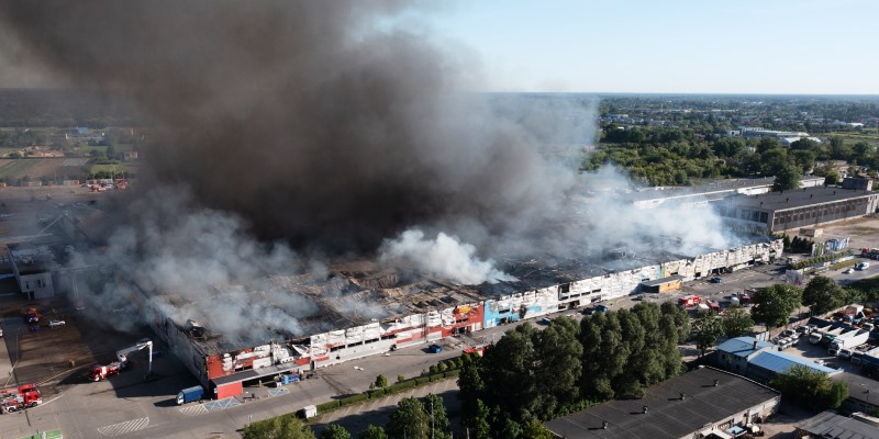 Pożar centrum handlowego przy ul. Marywilskiej