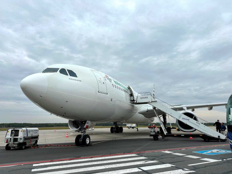 Airbus 330-200 na lotnisku Warszawa-Modlin. Fot. AP Modlin